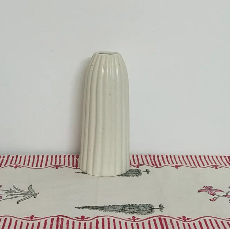 Tall Ribbed Flower Vase (ht 20cm)