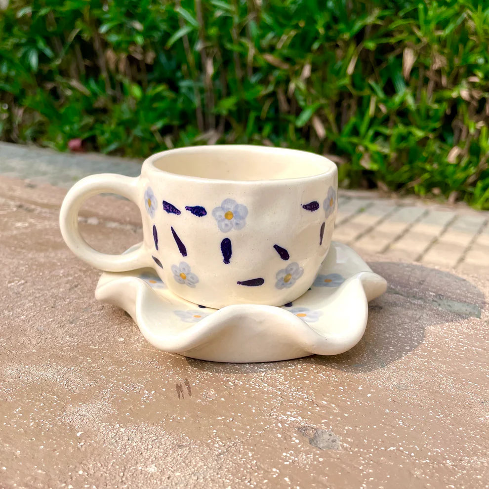 Cup & Wavy Saucer Set